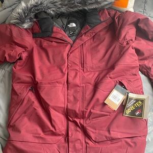 New men’s North Face Goretex jacket size XL
